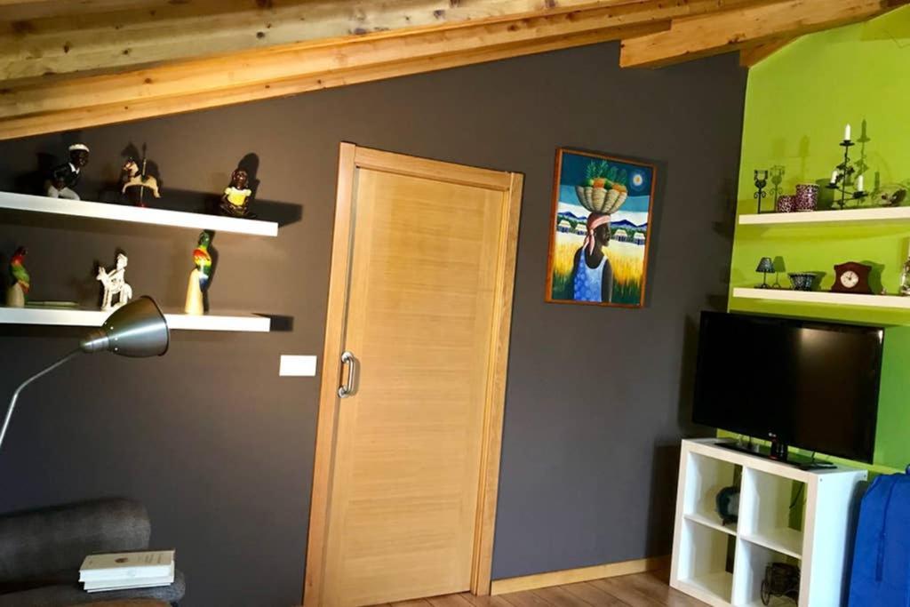 Tranquila Casita De Invitados En Vigo Con Chimenea Bagian luar foto