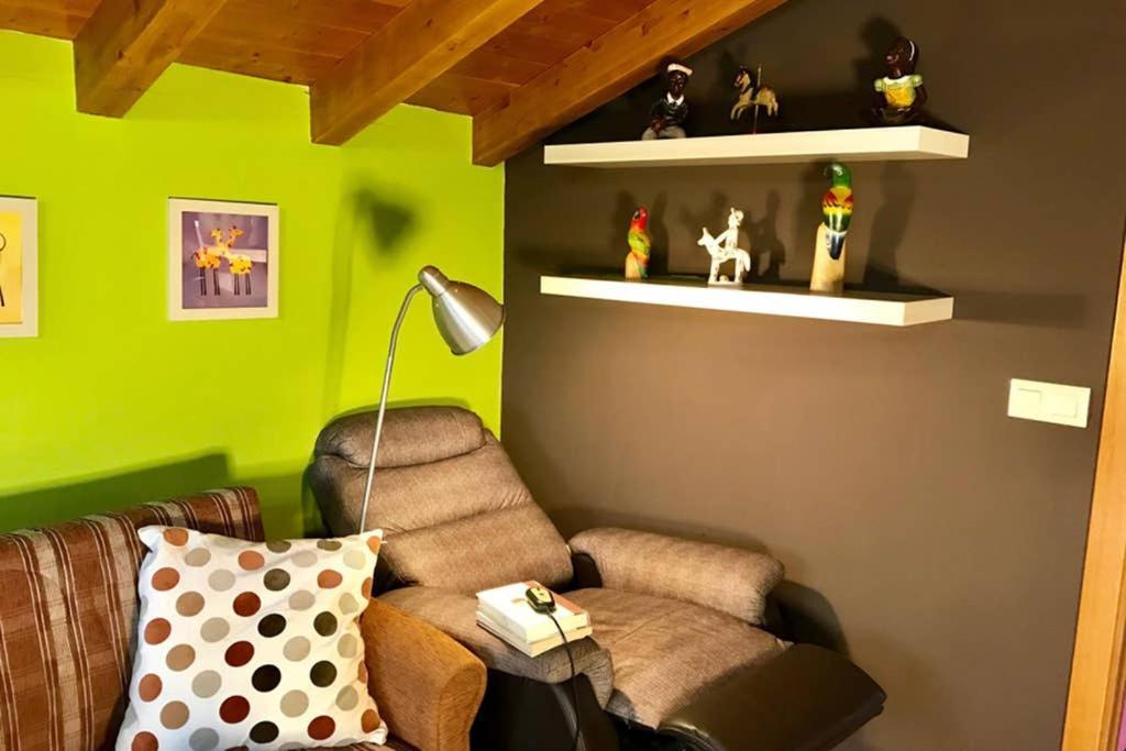 Tranquila Casita De Invitados En Vigo Con Chimenea Bagian luar foto